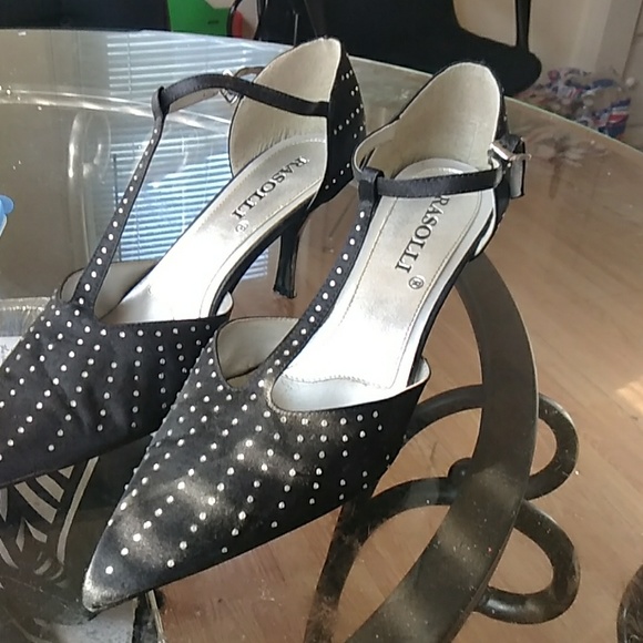 Shoes - Picture 3 of 4